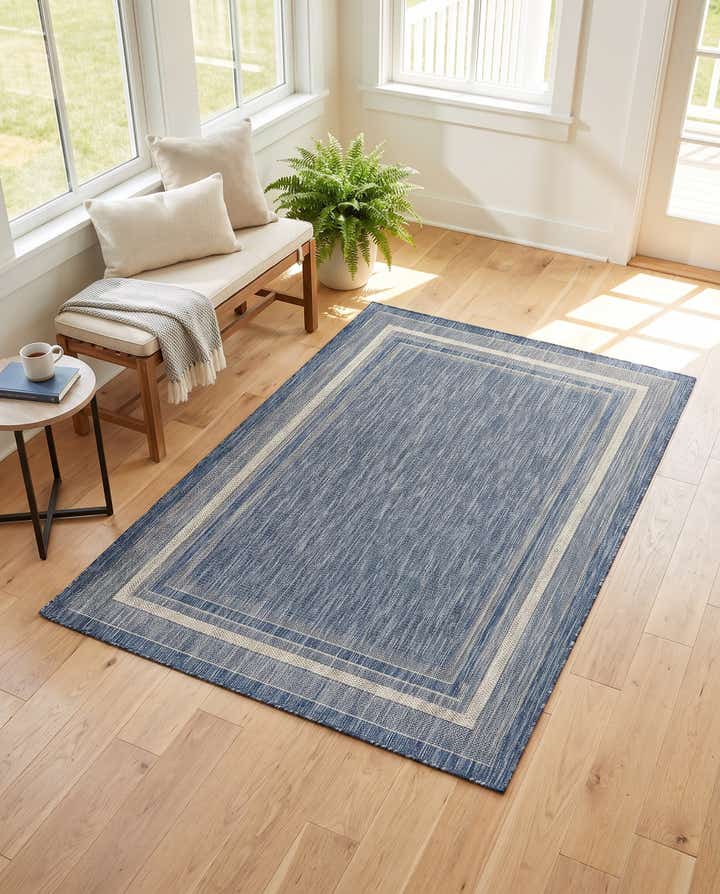 4' x 6' Easy-Clean Border Indoor / Outdoor Rug