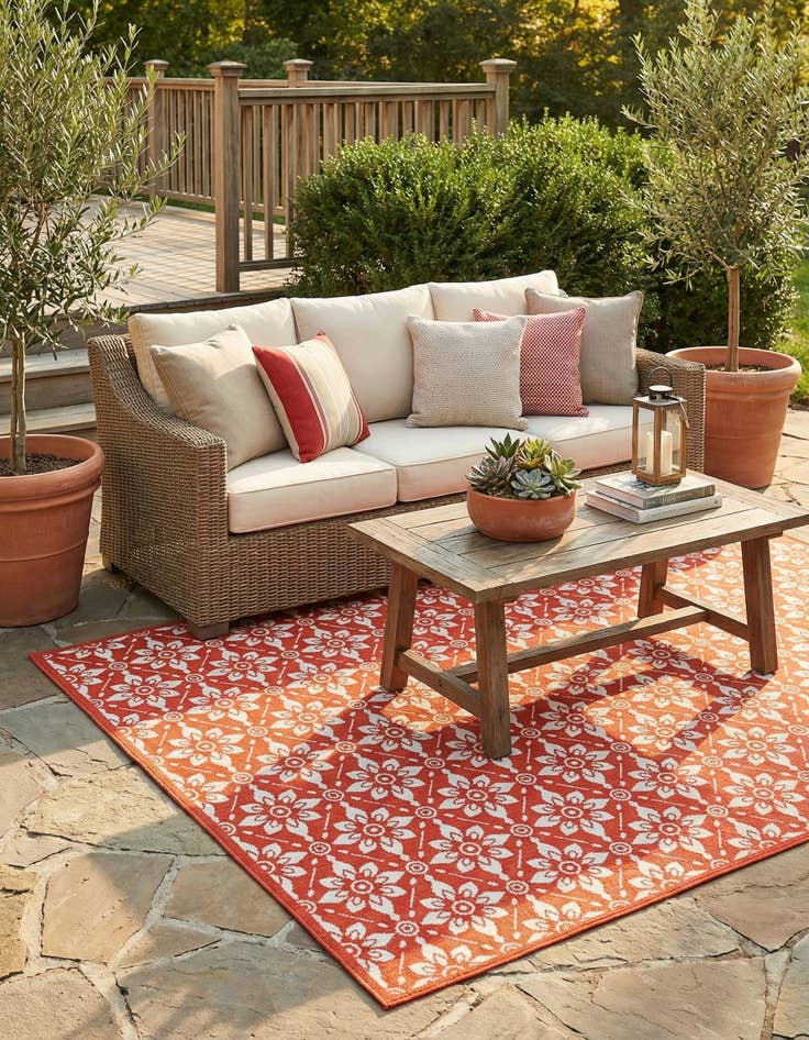Detail image of  7' 10 x 7' 10  Washable Lattice Indoor / Outdoor Square Rug
