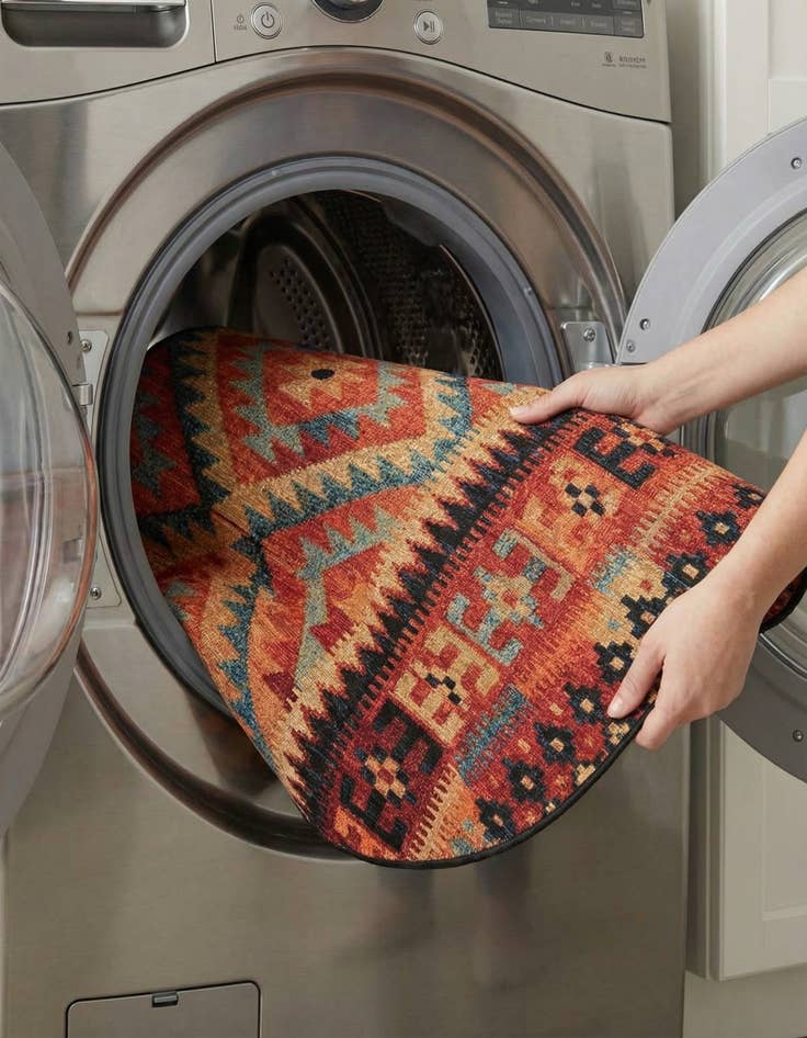 Detail image of 6' x 6'  Washable Tribal Indoor / Outdoor Round Rug