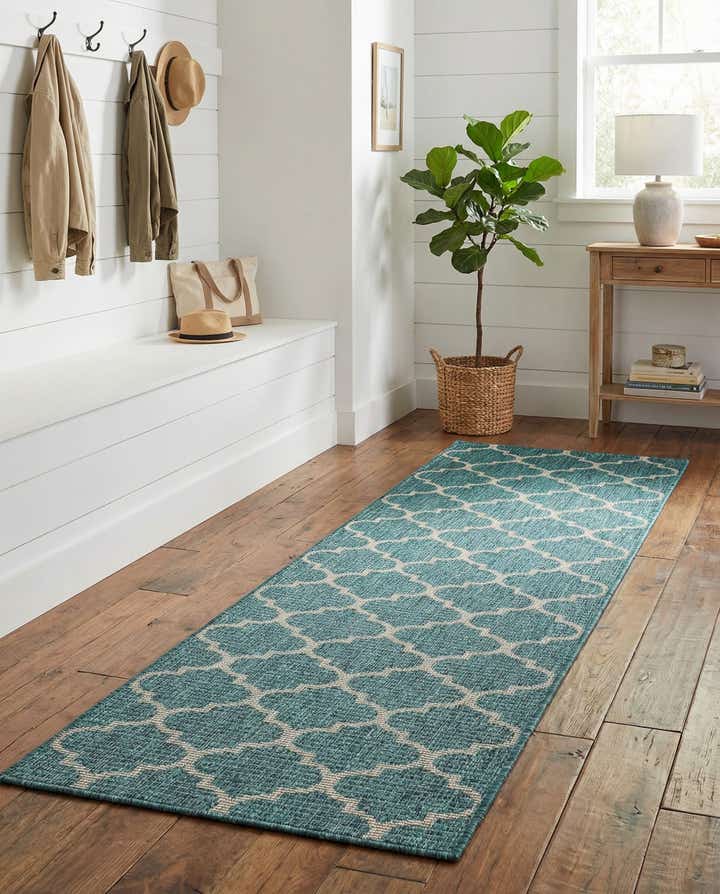 2' x 8' Easy-Clean Trellis Indoor / Outdoor Runner Rug
