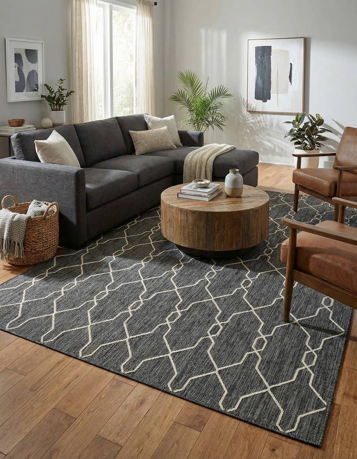 Detail image of 7' 10 x 11' Easy-Clean Trellis Indoor / Outdoor Rug