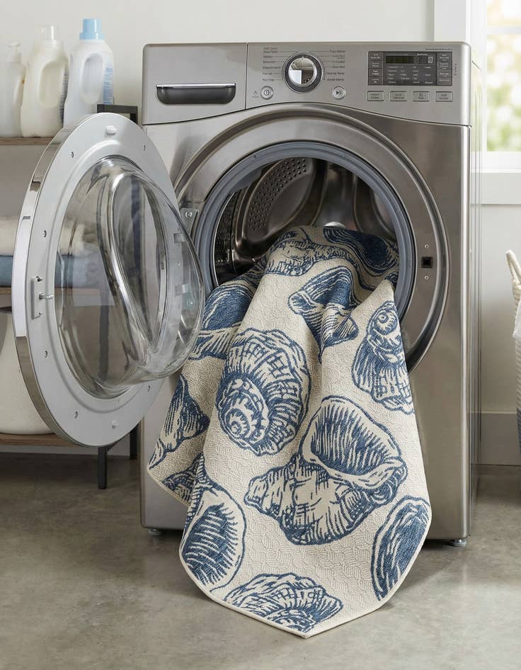 Detail image of  7' 10 x 7' 10  Washable Coastal Indoor / Outdoor Square Rug