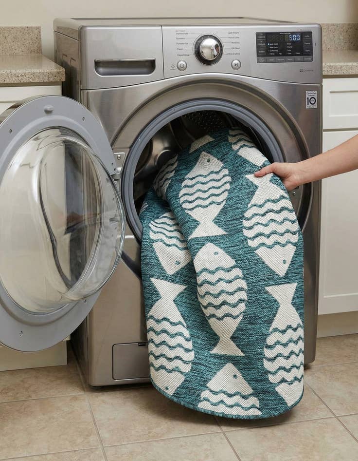 Detail image of 4' 1 x 4' 1  Washable Coastal Indoor / Outdoor Round Rug