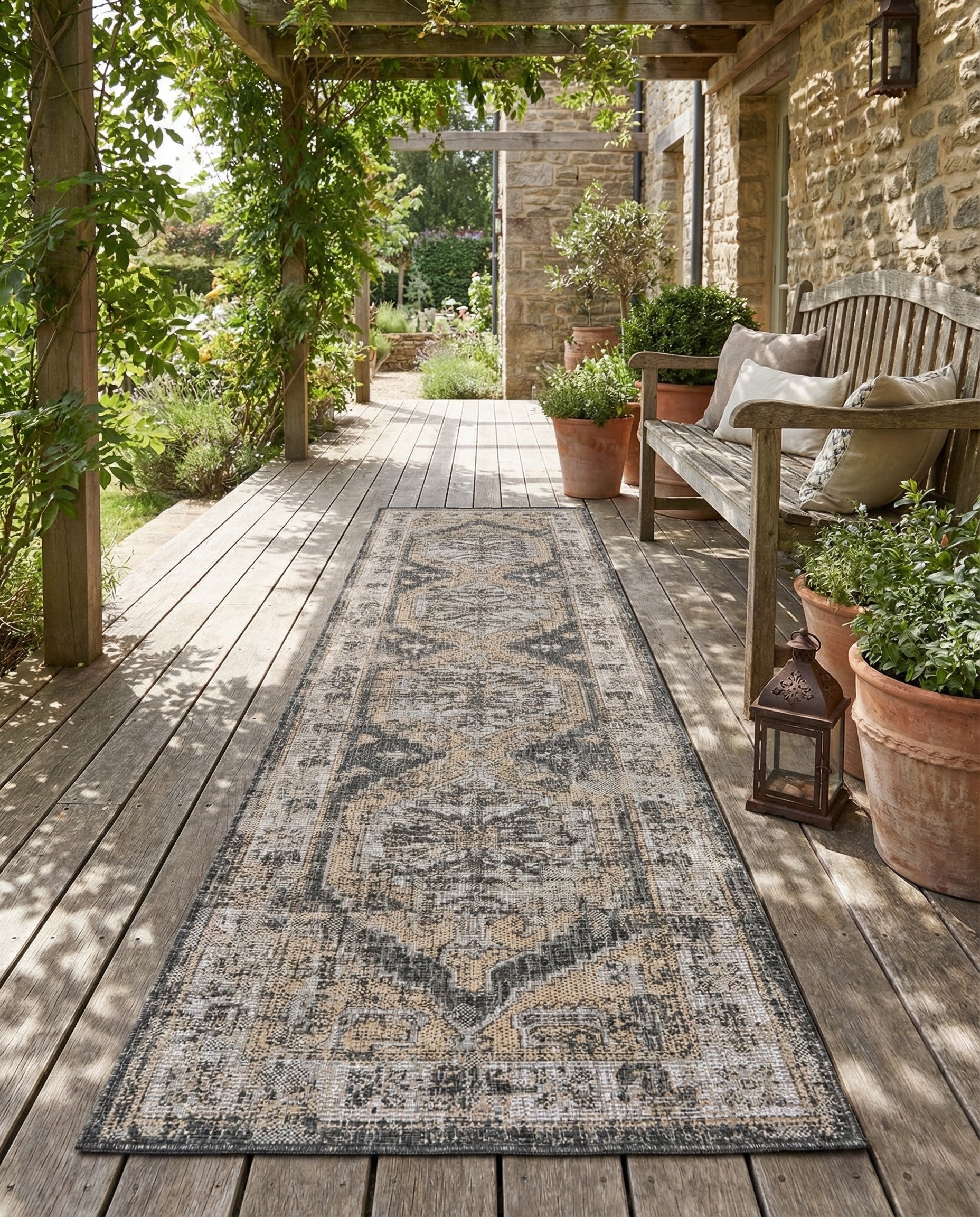 2' 7 x 12' Easy-Clean Traditional Indoor / Outdoor Runner Rug