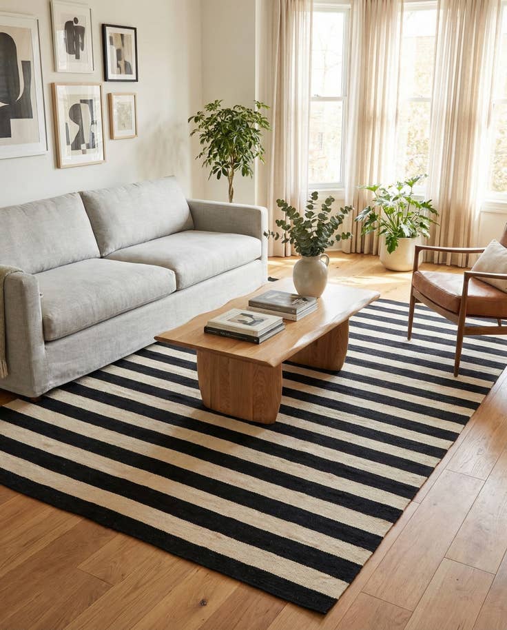 Detail image of 5' 6 x 8' 1 Hand Woven Kilim Modern Wool Rug