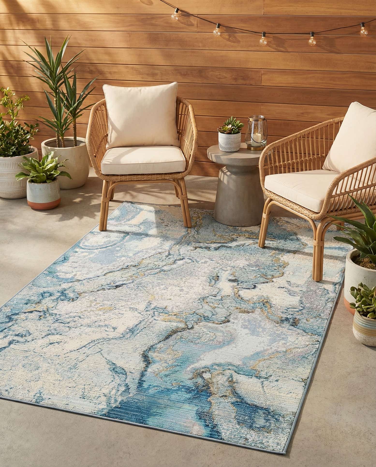 4' x 6' Easy-Clean Modern Indoor / Outdoor Rug
