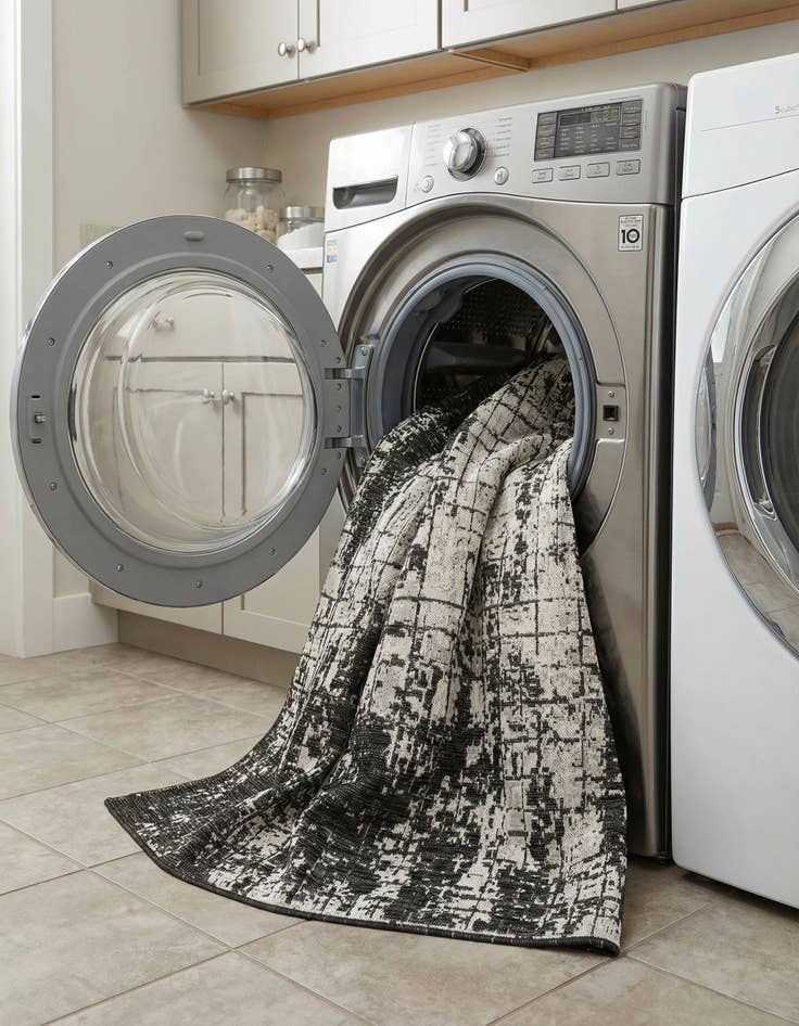 Detail image of  7' 10 x 7' 10  Washable Modern Indoor / Outdoor Square Rug