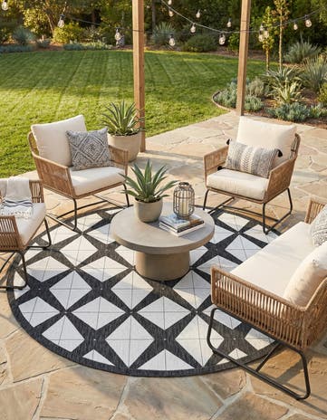 10' x 10' Easy-Clean Modern Indoor / Outdoor Round Rug