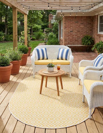 Yellow Ivory Easy-Clean Jill Zarin Costa Rica Indoor / Outdoor Oval Rug