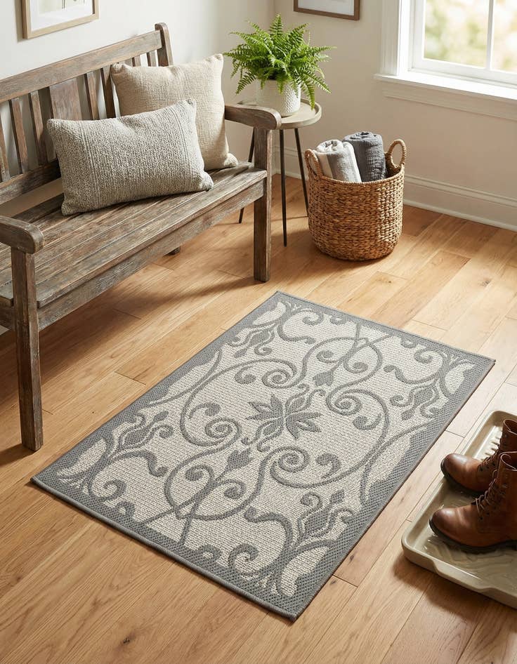 Detail image of 2' 2 x 3'  Washable Botanical Indoor / Outdoor Rug