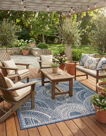 Blue Easy-Clean Traditional Indoor / Outdoor Square Rug