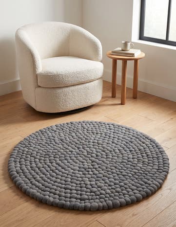 3' 3 x 3' 3 Felt Ball Wool Round Rug