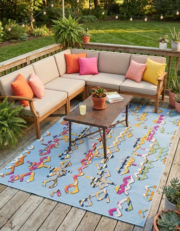 5' 3 x 7' 7 Easy-Clean Indoor / Outdoor Rug