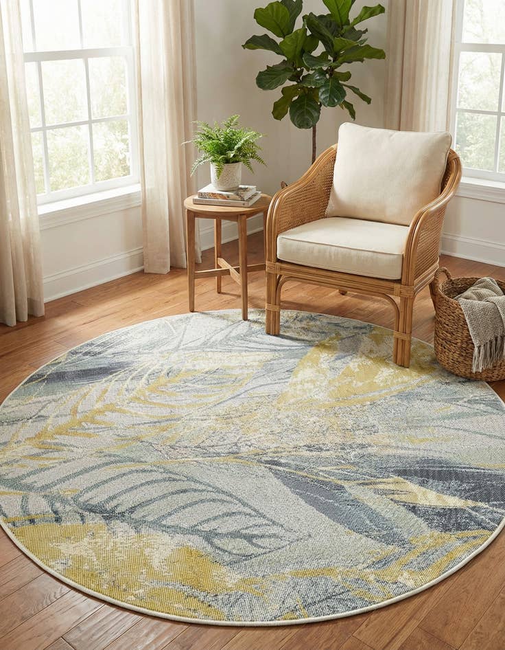 Detail image of 4' x 4'  Washable Botanical Indoor / Outdoor Round Rug