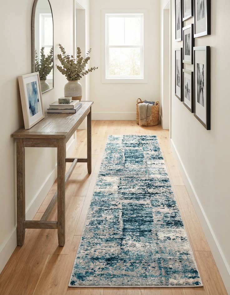 Detail image of 2' x 9' 10 Finsbury Runner Rug