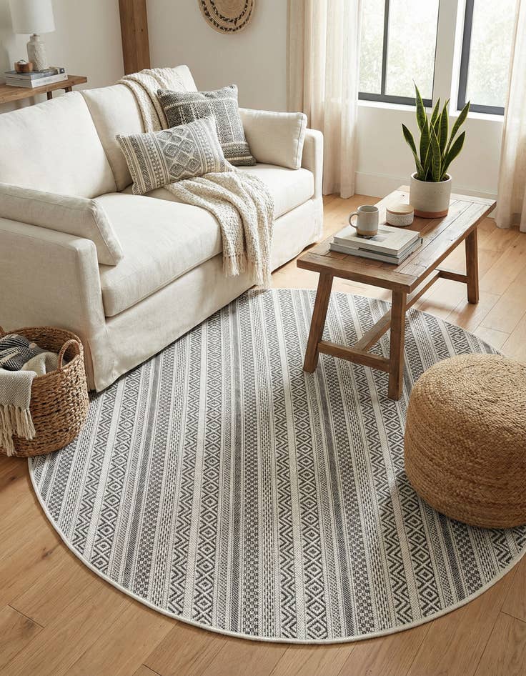 Detail image of 5' 3 x 5' 3  Washable Striped Indoor / Outdoor Round Rug