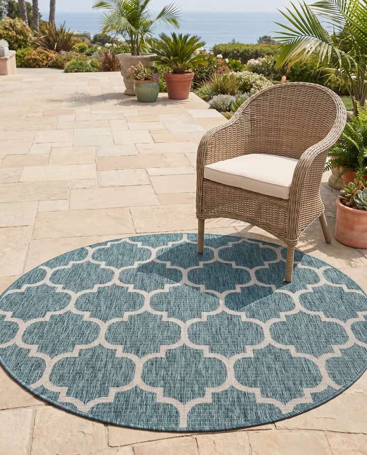 5' 3 x 5' 3 Easy-Clean Trellis Indoor / Outdoor Round Rug