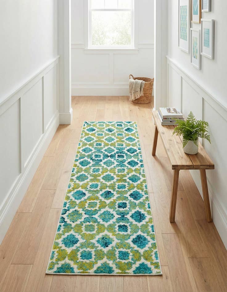 Detail image of 2' x 6' Azalea Runner Rug