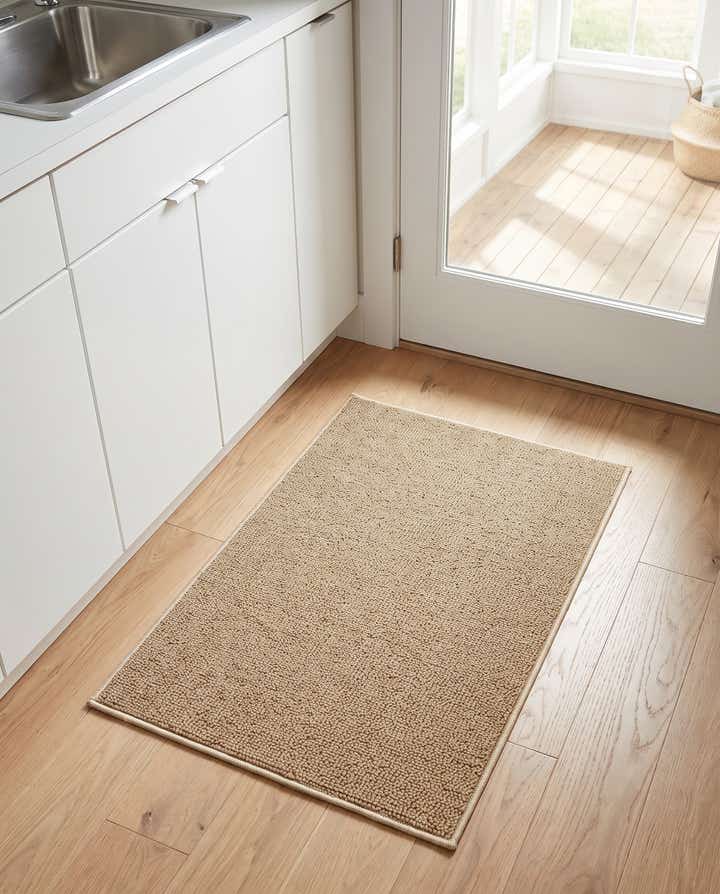 2' x 3' 1 Easy-Clean Solid Indoor / Outdoor Rug