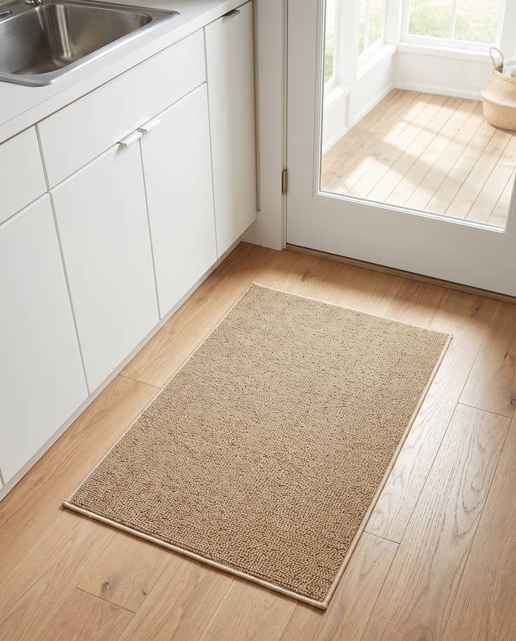 Detail image of 2' x 3' 1 Easy-Clean Solid Indoor / Outdoor Rug