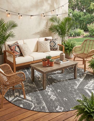 10' 8 x 10' 8 Easy-Clean Bohemian Indoor / Outdoor Round Rug