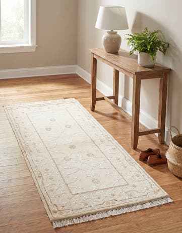 2' 8 x 5' 2 Hand Knotted Darya Wool Rug
