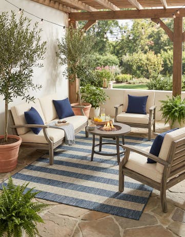 6' x 9' Easy-Clean Ribbon Indoor / Outdoor Rug