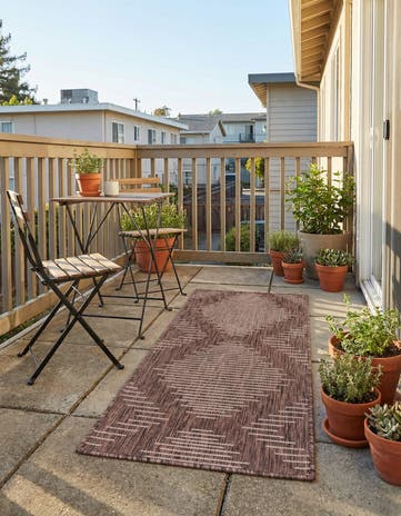 2' x 4' Easy-Clean Modern Indoor / Outdoor Runner Rug