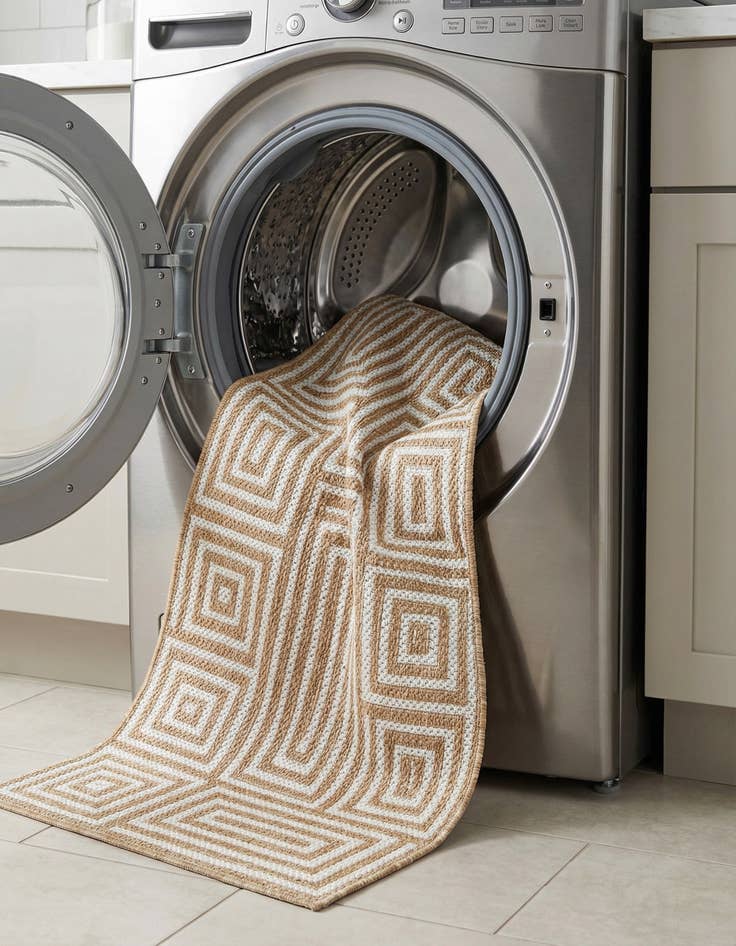 Detail image of 2' x 8'  Washable Modern Indoor / Outdoor Runner Rug