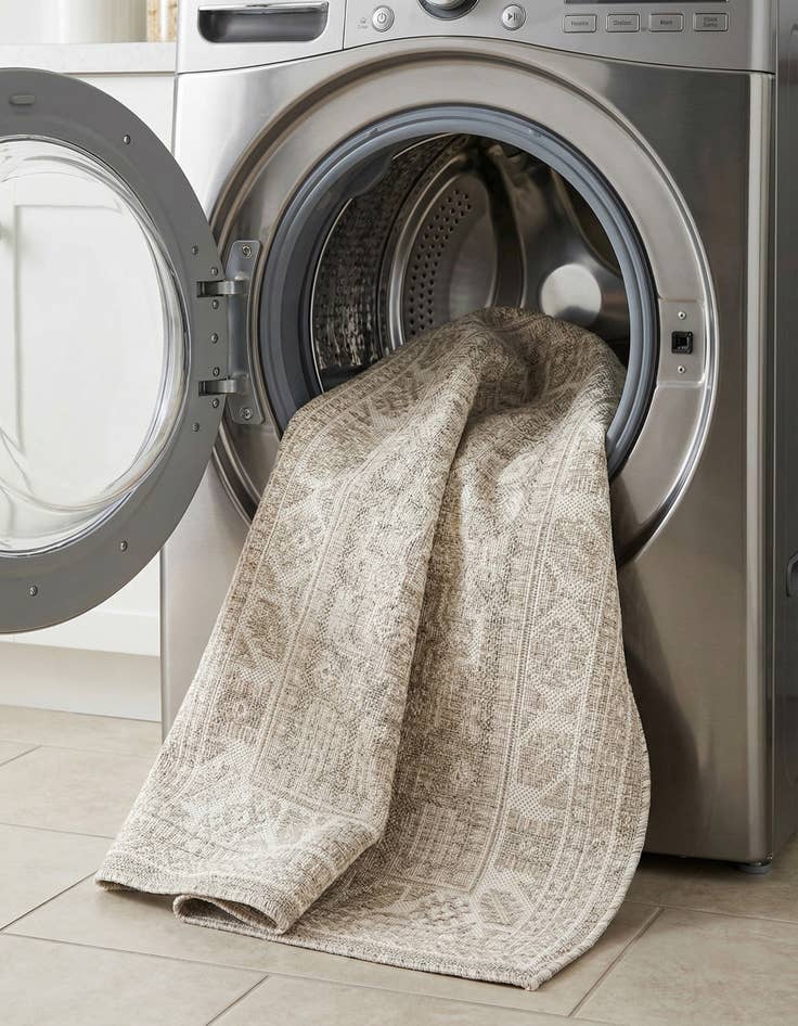 Detail image of 3' x 5' 3  Washable Aztec Indoor / Outdoor Rug