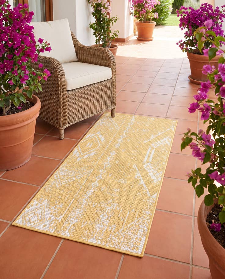 Detail image of 2' x 4' Easy-Clean Bohemian Indoor / Outdoor Runner Rug