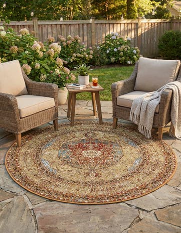5' 3 x 5' 3 Easy-Clean Traditional Indoor / Outdoor Round Rug