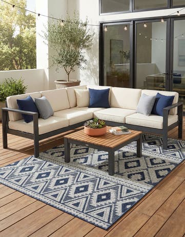 5' 3 x 7' 8 Easy-Clean Modern Indoor / Outdoor Rug