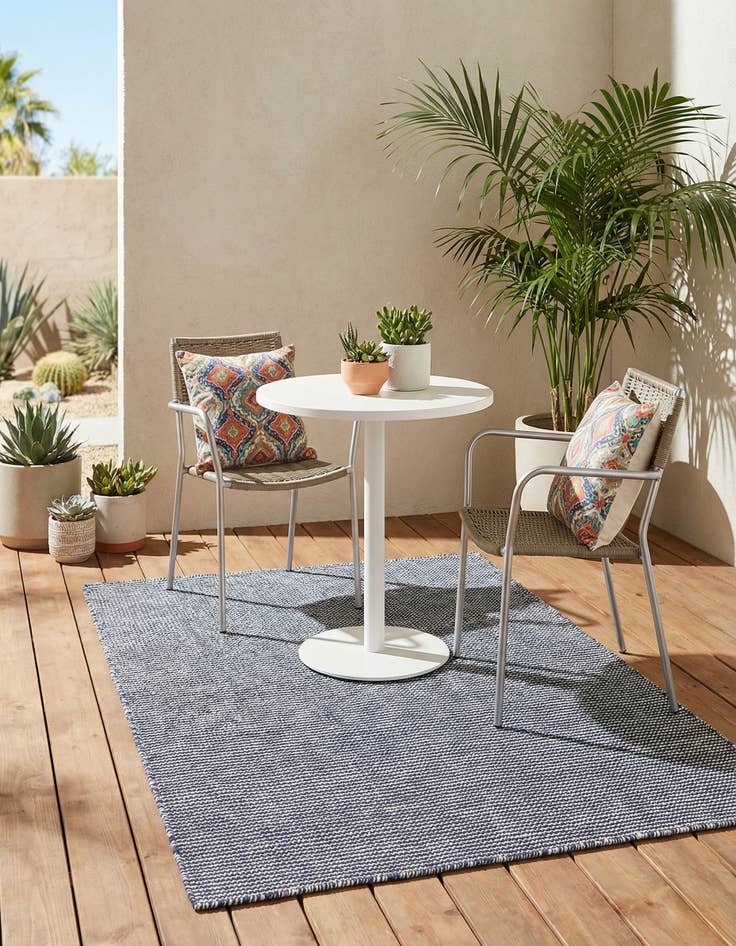 Detail image of  3' 3 x 5' 3  Washable Jill Zarin Palm Springs Indoor / Outdoor Rug