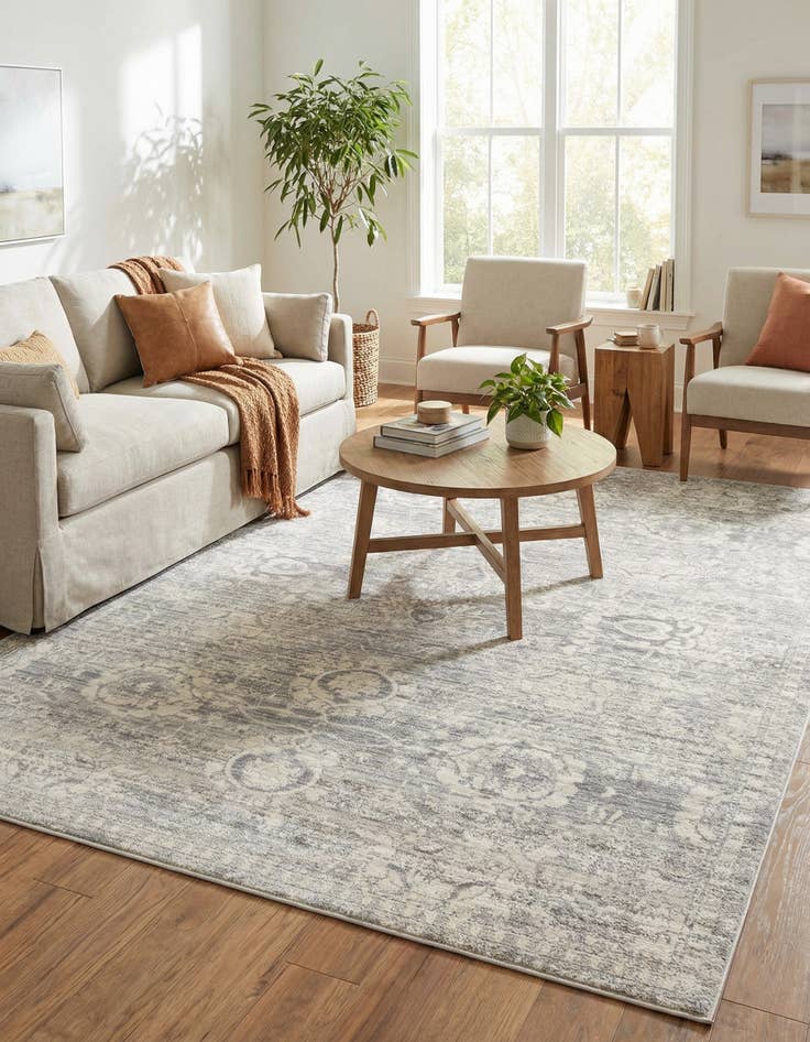 Detail image of 7' 10 x 10' 2 Lola Rug