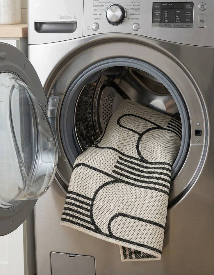 Detail image of  2' x 3'  Washable Modern Indoor / Outdoor Rug