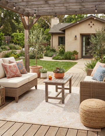 5' 3 x 5' 3 Easy-Clean Aztec Indoor / Outdoor Square Rug