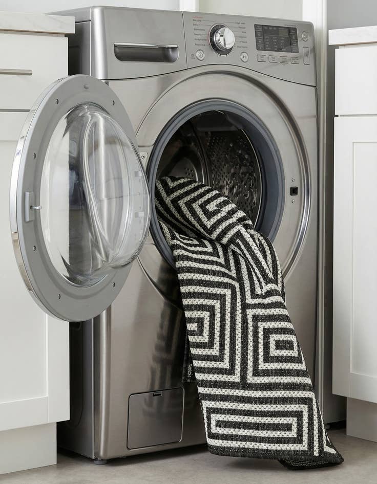 Detail image of 2' x 4'  Washable Modern Indoor / Outdoor Runner Rug