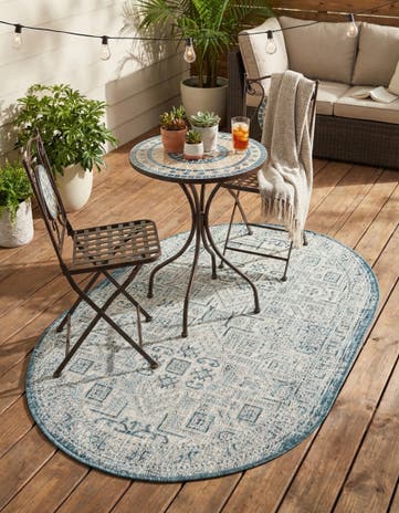 3' x 5' 3 Easy-Clean Aztec Indoor / Outdoor Oval Rug