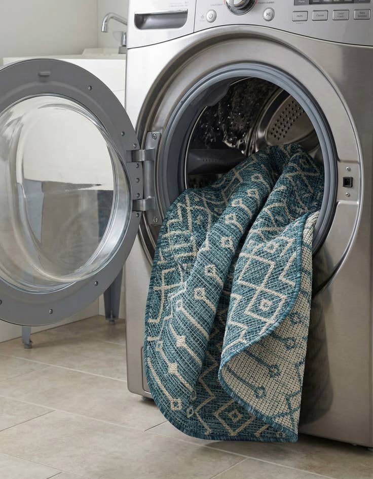 Detail image of 4' x 4'  Washable Trellis Indoor / Outdoor Round Rug