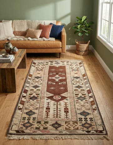 3' 5 x 6' 8 Hand Knotted Fars Wool Rug
