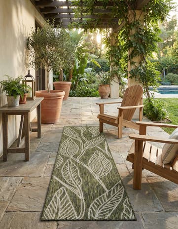 Green Easy-Clean Botanical Indoor / Outdoor Runner Rug