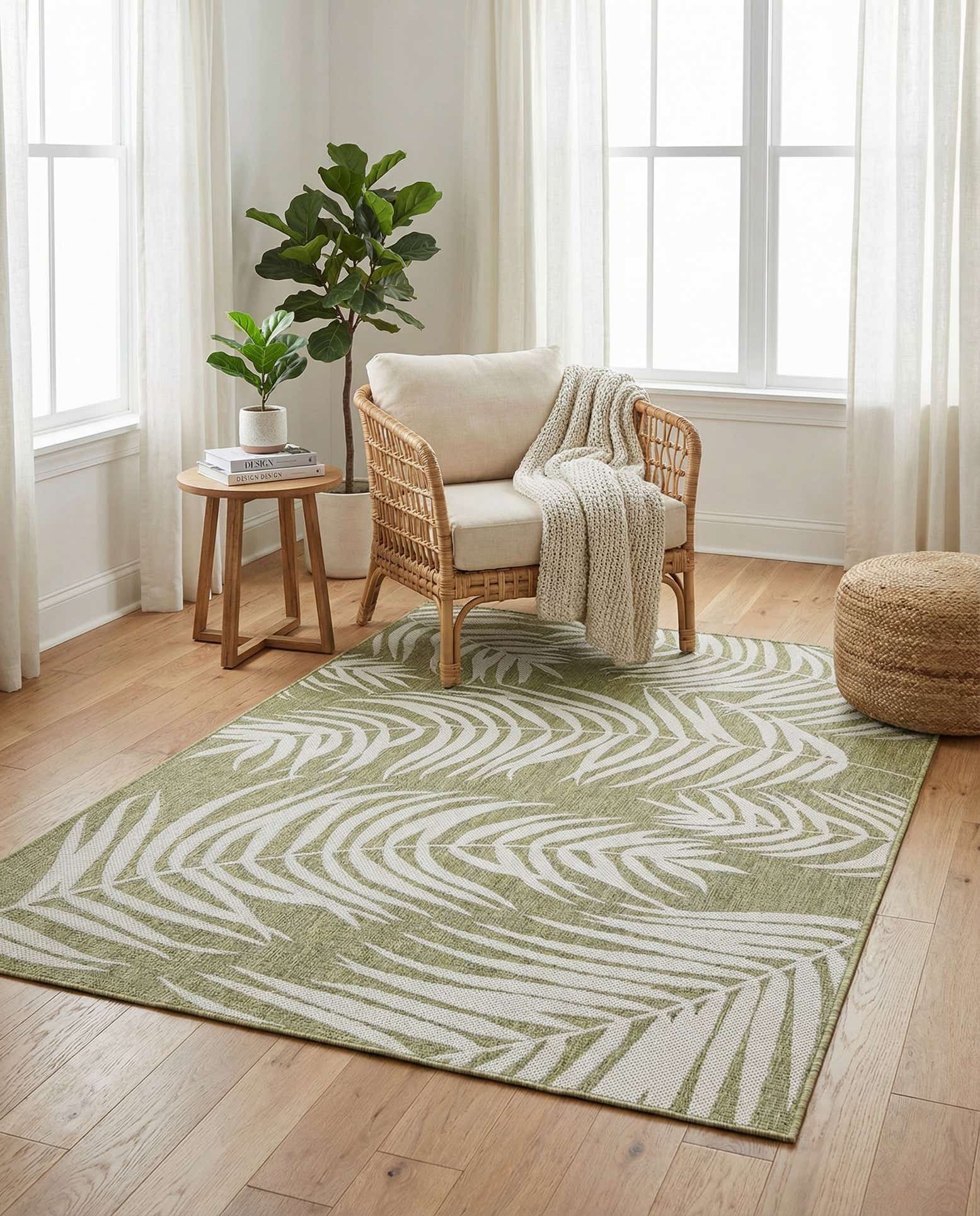 5' 3 x 7' Easy-Clean Botanical Indoor / Outdoor Rug