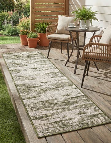 2' x 6' Easy-Clean Modern Indoor / Outdoor Runner Rug
