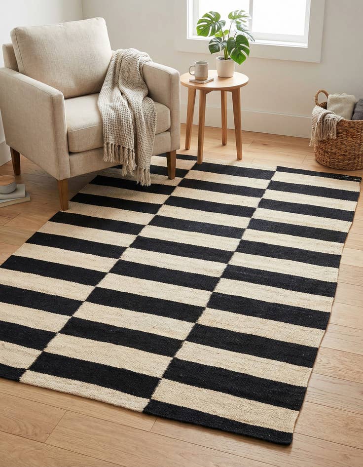 Detail image of 2' 7 x 3' 9  Hand Woven Kilim Modern Wool Rug