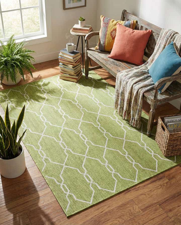 4' x 6' Easy-Clean Lattice Indoor / Outdoor Rug