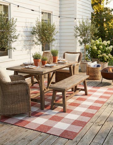 7' 10 x 10' Easy-Clean Checkered Indoor / Outdoor Rug