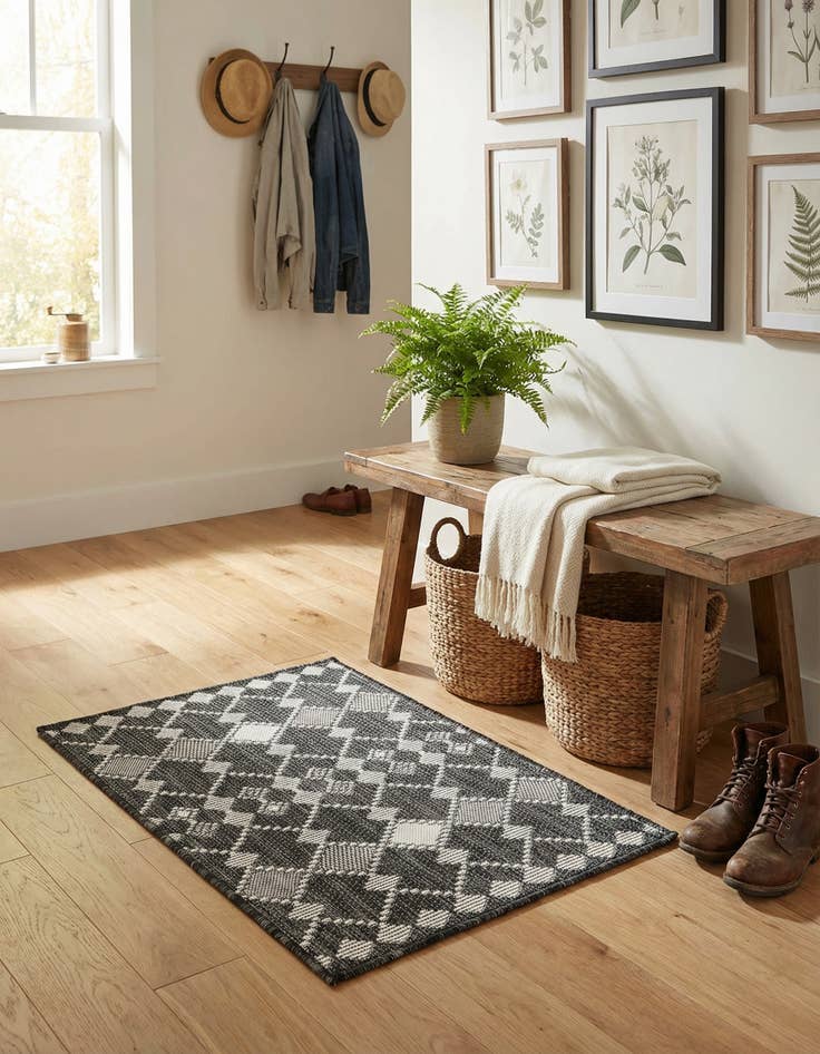 Detail image of 2' x 3'  Washable Trellis Indoor / Outdoor Rug