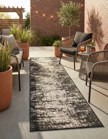 2' 7 x 12' Easy-Clean Modern Indoor / Outdoor Runner Rug