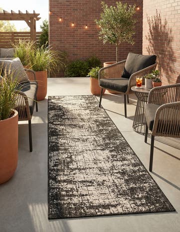 2' 7 x 12' Easy-Clean Modern Indoor / Outdoor Runner Rug